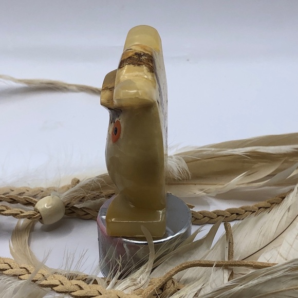 Solid Stone Agate Owl Carving in Cream and Brown - Picture 5 of 10